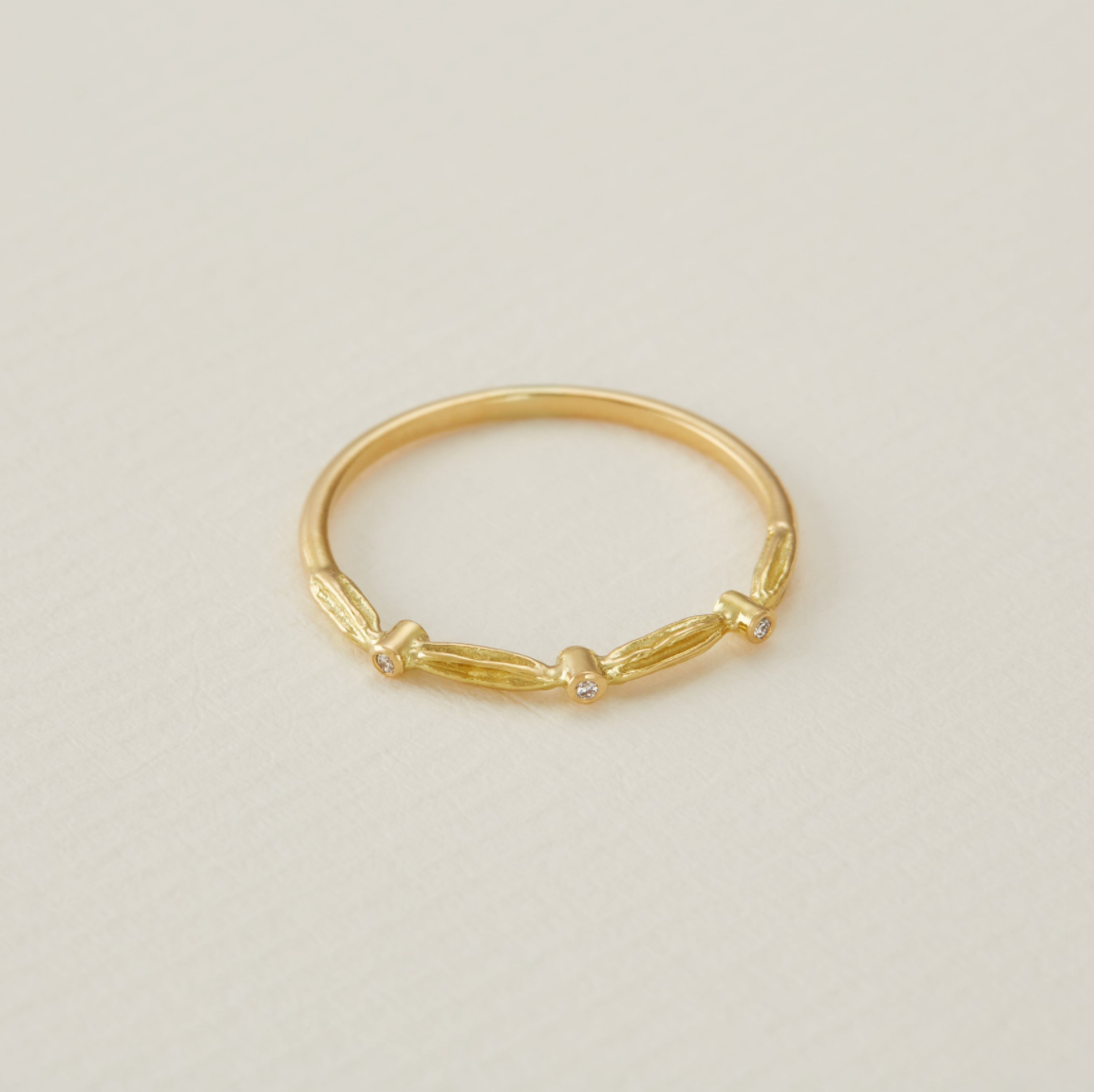 Kissing Seed Diamond Band