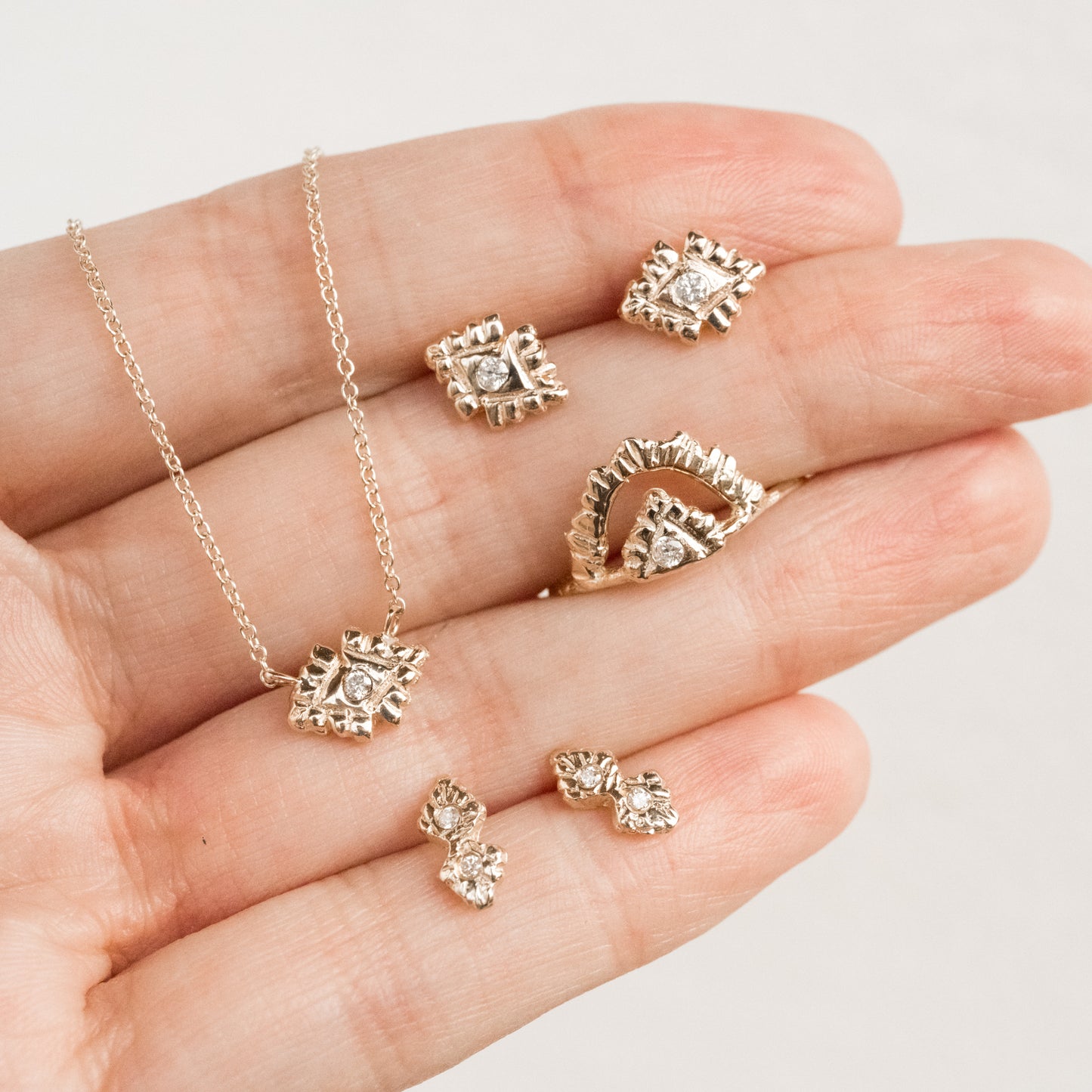 Light Rays Studs