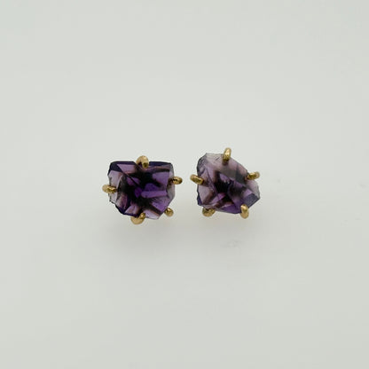 Uruguayan amethyst medium stone studs pair