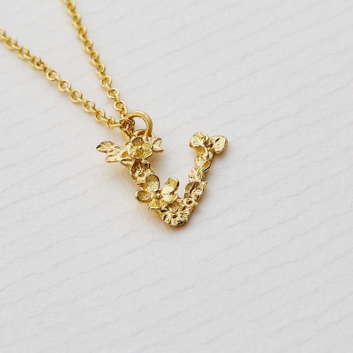 18ct Tiny Floral Letter V